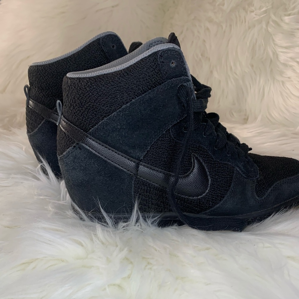 NIKE SKY DUNK *RARE*  (Blackout Sz 6.5)
